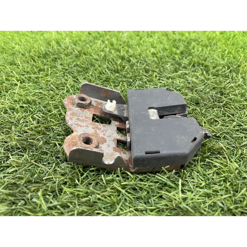 Замок сиденья (салон) BMW 3-series E46 52208209036