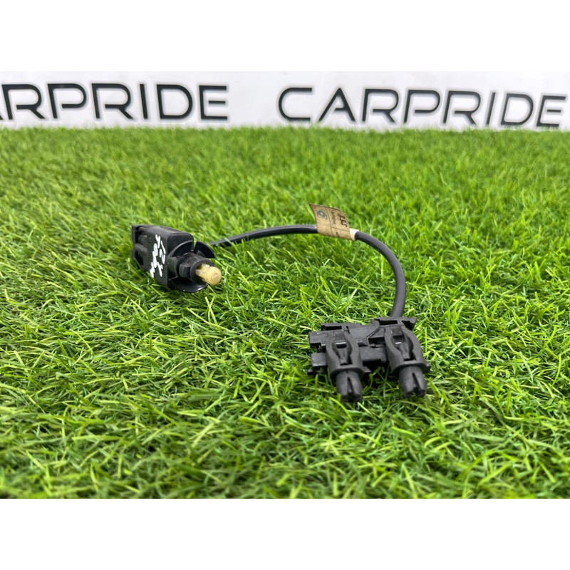 Концевик педали тормоза (электрика / датчики) Mercedes-Benz E-class W124 1990 3.2 A0005457709