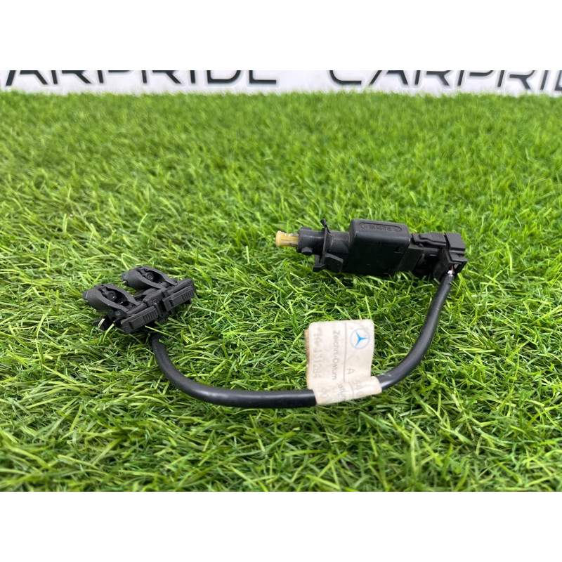 Концевик педали тормоза (электрика / датчики) Mercedes-Benz E-class W124 1990 3.2 A0005457709