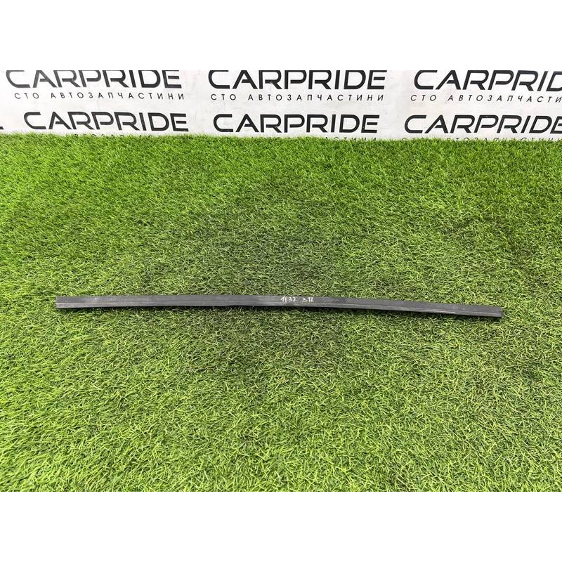 Молдинг стекла (кузов и элементы) BMW 7-series E32 1990 M70b50 51221969352