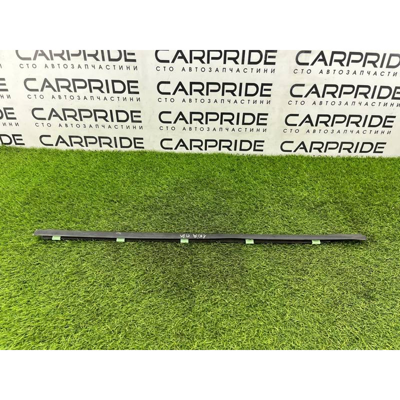 Молдинг стекла (кузов и элементы) KIA Sorento BL 2005 2.5 CRDI 822103E001