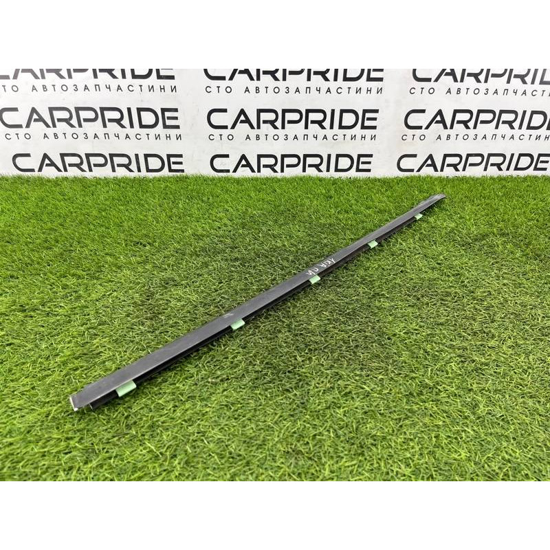 Молдинг стекла (кузов и элементы) KIA Sorento BL 2005 2.5 CRDI 822103E001