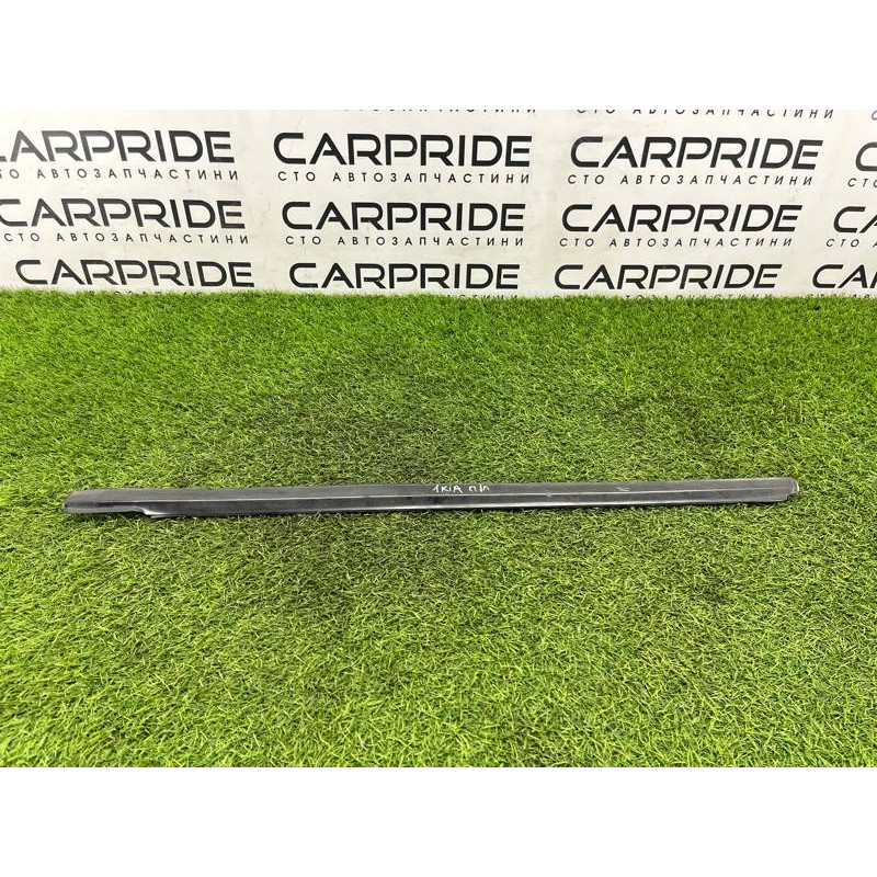 Молдинг стекла (кузов и элементы) KIA Sorento BL 2005 2.5 CRDI 822103E001