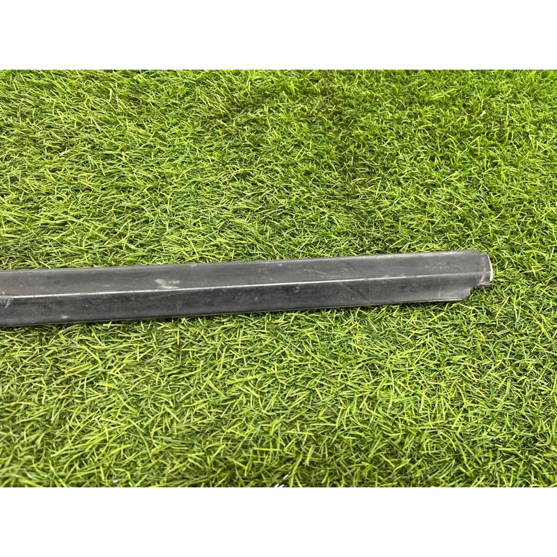 Молдинг стекла (кузов и элементы) KIA Sorento BL 2005 2.5 CRDI 822103E001