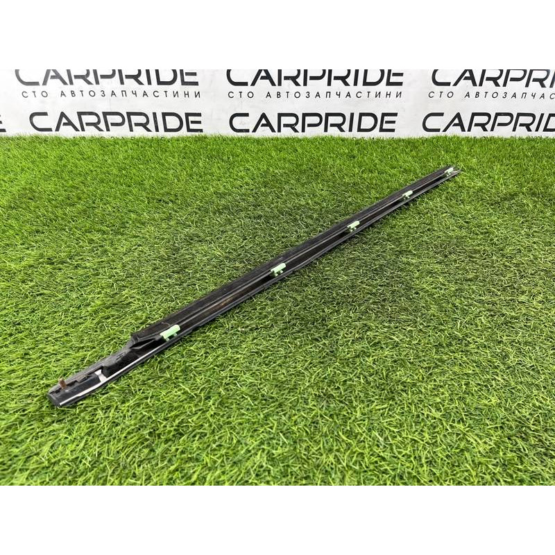 Молдинг стекла (кузов и элементы) KIA Sorento BL 2005 2.5 CRDI 822103E001