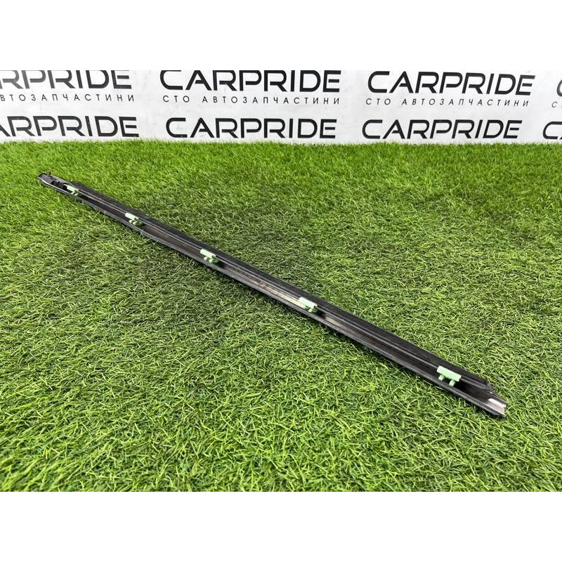 Молдинг стекла (кузов и элементы) KIA Sorento BL 2005 2.5 CRDI 822103E001