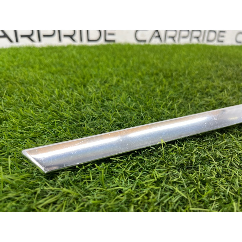 Молдинг стекла (кузов и элементы) BMW 3-series E30 M21d24 51221906254