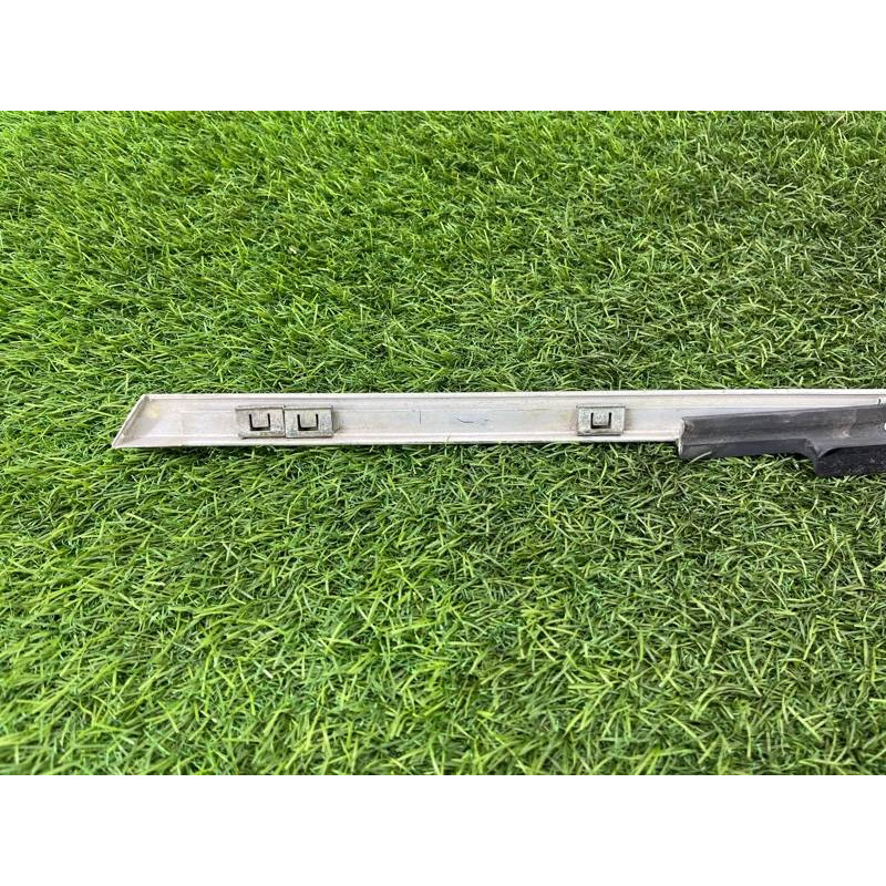 Молдинг стекла (кузов и элементы) BMW 3-series E30 M21d24 51221906254