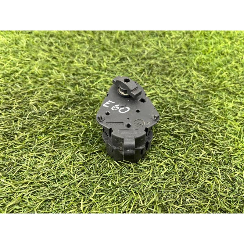 Привод заслонки отопителя (отопление и кондиционирование) BMW 5-series E60 M54b30 64116930298