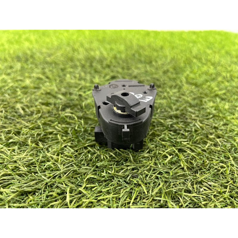 Привод заслонки отопителя (отопление и кондиционирование) BMW 5-series E60 M54b30 64116930298