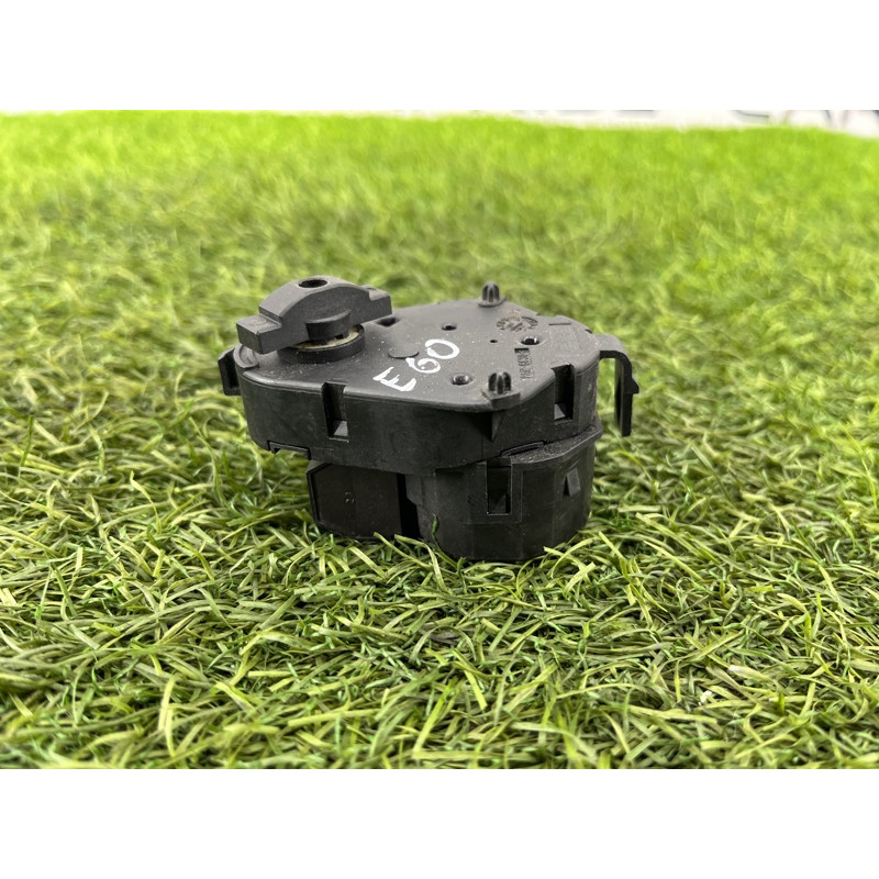 Привод заслонки отопителя (отопление и кондиционирование) BMW 5-series E60 M54b30 64116930298