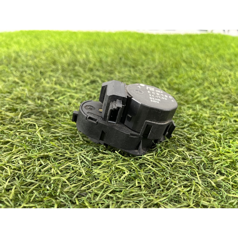 Привод заслонки отопителя (отопление и кондиционирование) BMW 5-series E60 M54b30 64116930298