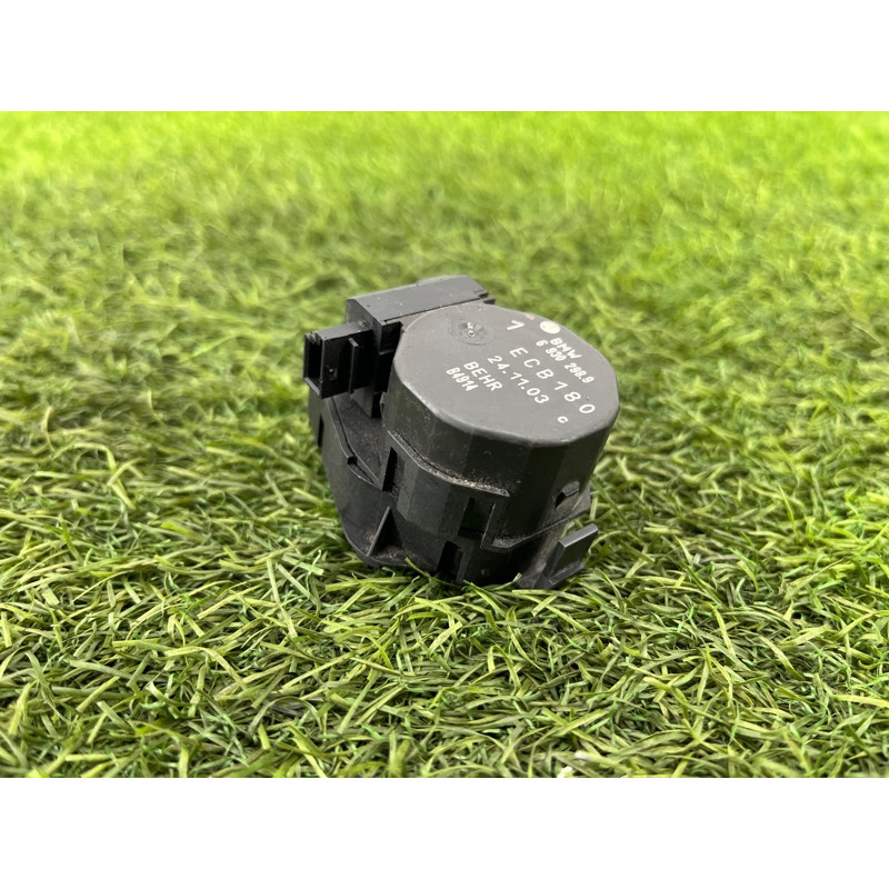 Привод заслонки отопителя (отопление и кондиционирование) BMW 5-series E60 M54b30 64116930298