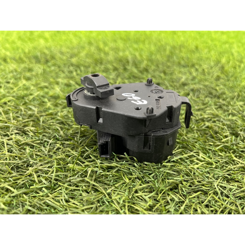 Привод заслонки отопителя (отопление и кондиционирование) BMW 5-series E60 M54b30 64116930304