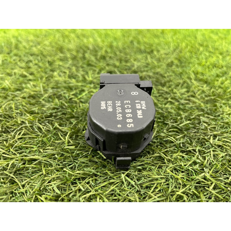 Привод заслонки отопителя (отопление и кондиционирование) BMW 5-series E60 M54b30 64116930304