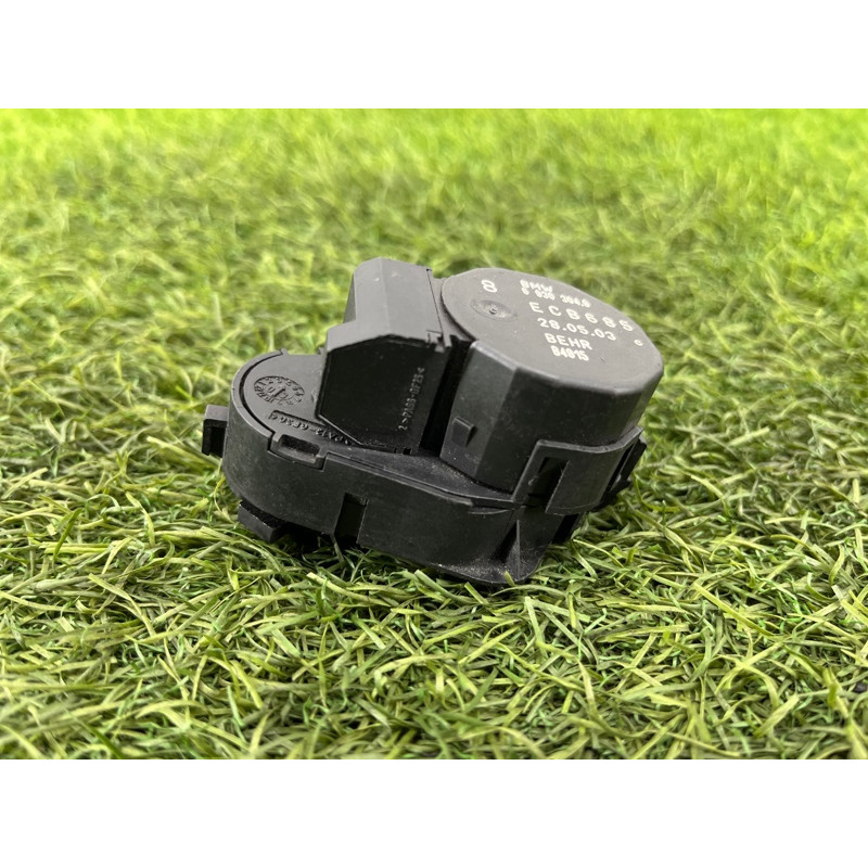 Привод заслонки отопителя (отопление и кондиционирование) BMW 5-series E60 M54b30 64116930304