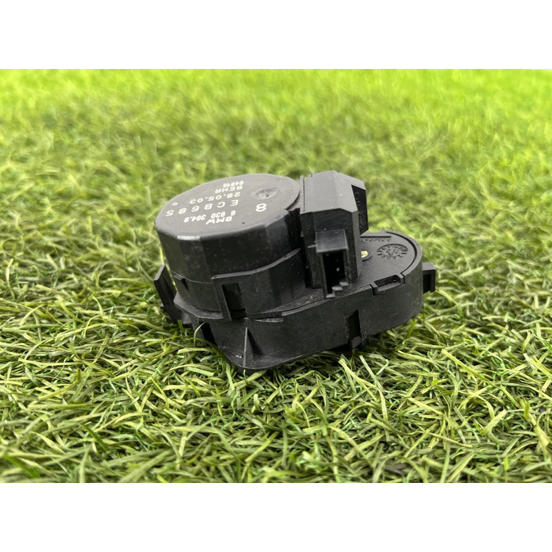 Привод заслонки отопителя (отопление и кондиционирование) BMW 5-series E60 M54b30 64116930304