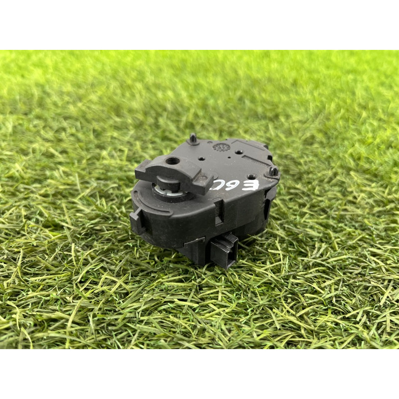 Привод заслонки отопителя (отопление и кондиционирование) BMW 5-series E60 M54b30 64116930301