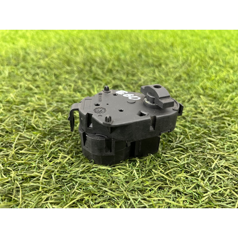 Привод заслонки отопителя (отопление и кондиционирование) BMW 5-series E60 M54b30 64116930301