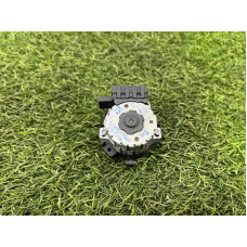 Привод заслонки отопителя