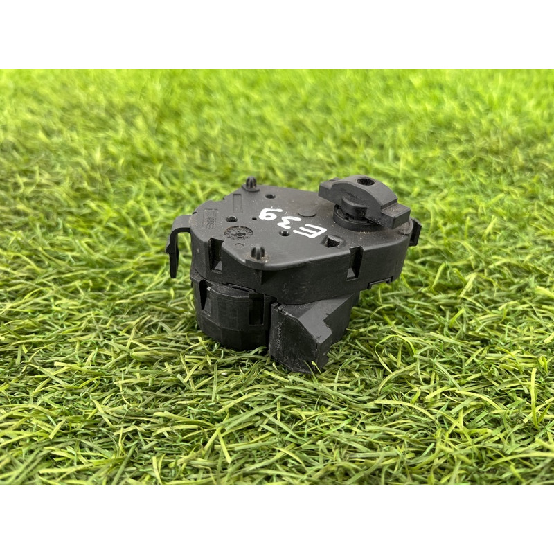 Привод заслонки отопителя (отопление и кондиционирование) BMW 5-series E39 64116917944