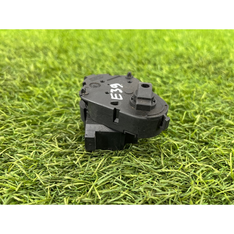 Привод заслонки отопителя (отопление и кондиционирование) BMW 5-series E39 64116917944