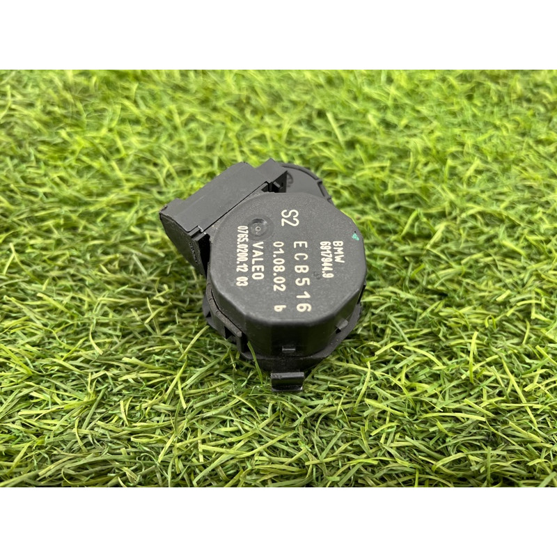 Привод заслонки отопителя (отопление и кондиционирование) BMW 5-series E39 64116917944