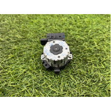 Привод заслонки отопителя