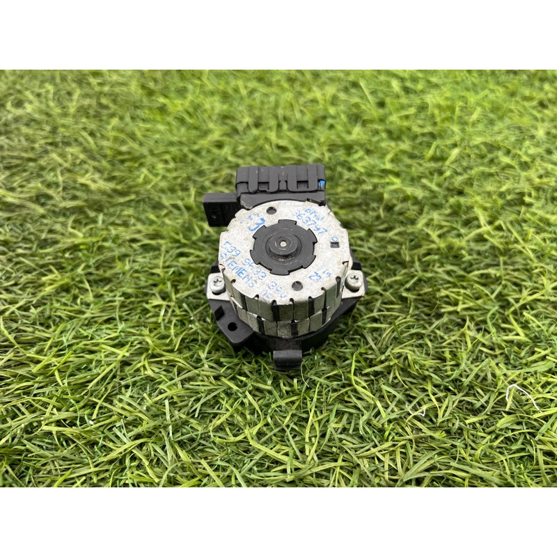 Привод заслонки отопителя (отопление и кондиционирование) BMW 5-series E39 64118363797