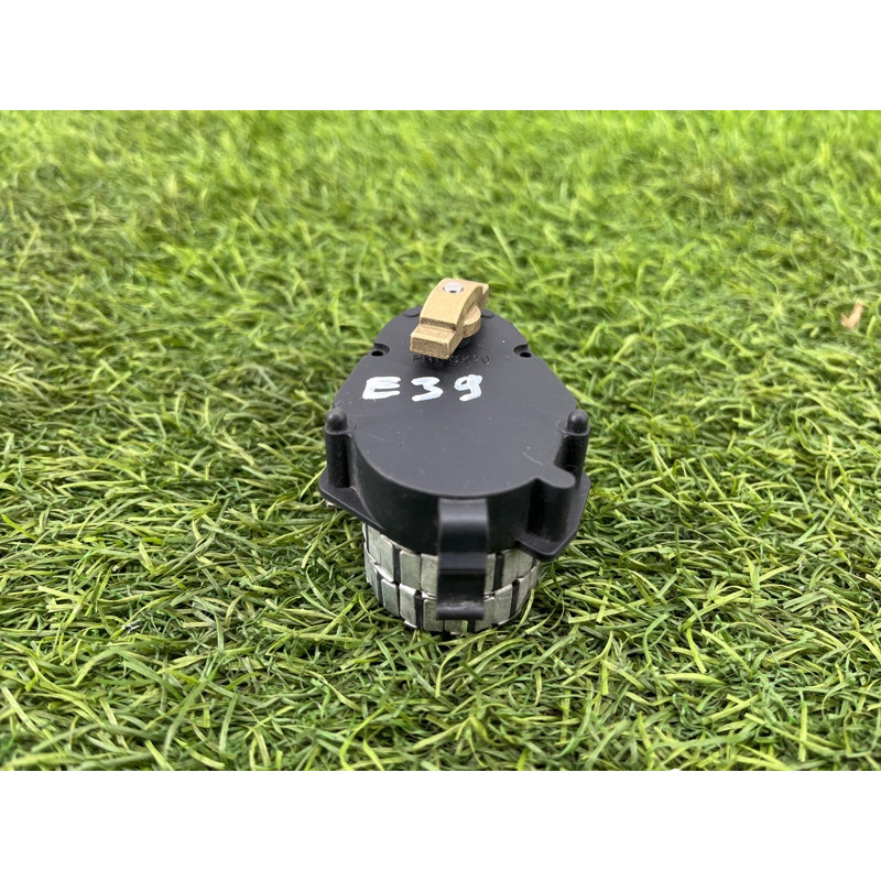 Привод заслонки отопителя (отопление и кондиционирование) BMW 5-series E39 64118363797