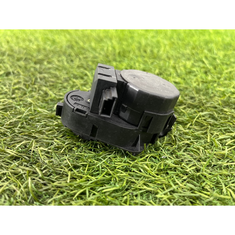 Привод заслонки отопителя (отопление и кондиционирование) BMW 5-series E39 64116902698