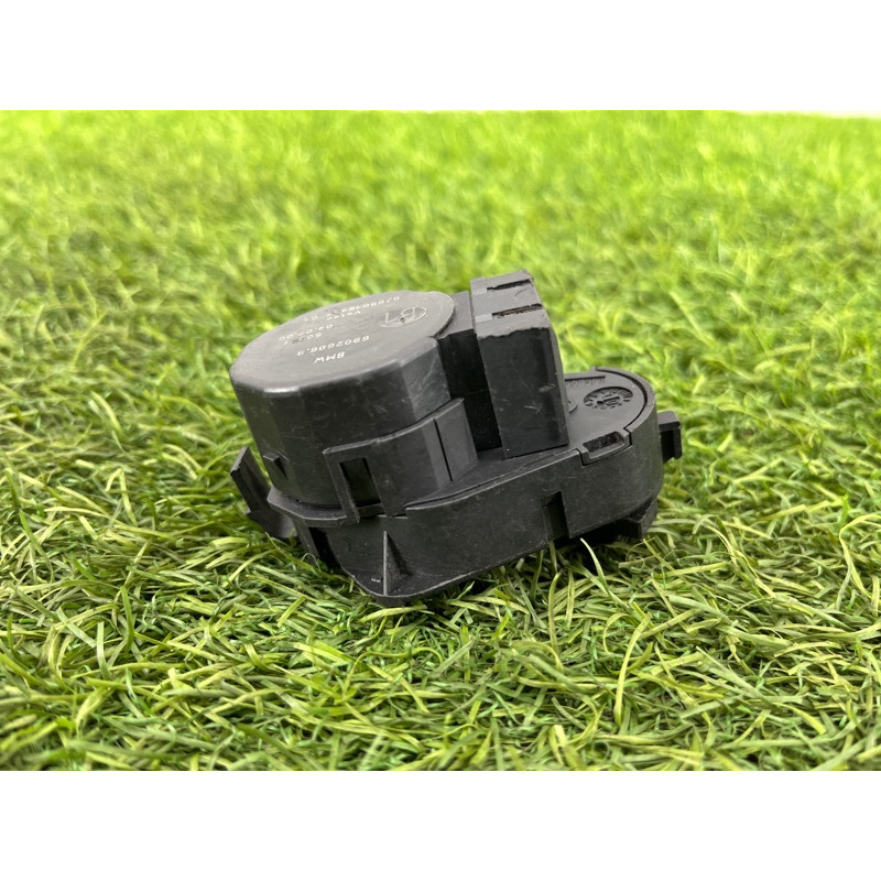 Привод заслонки отопителя (отопление и кондиционирование) BMW X5 E53 M57d30 64116902696