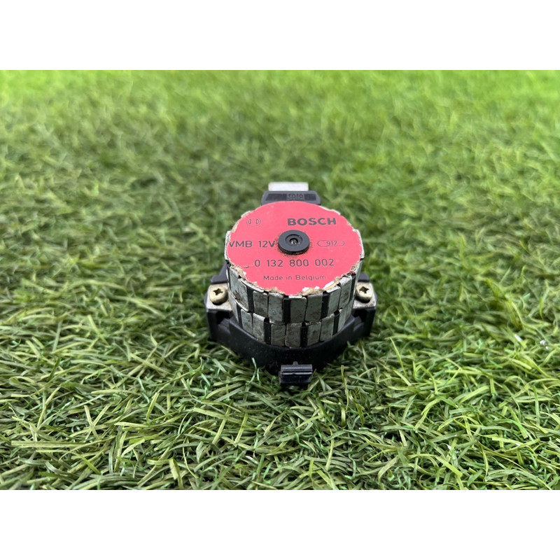 Привод заслонки отопителя (отопление и кондиционирование) BMW 5-series E34 0132800002