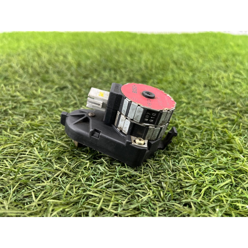 Привод заслонки отопителя (отопление и кондиционирование) BMW 5-series E34 0132800002