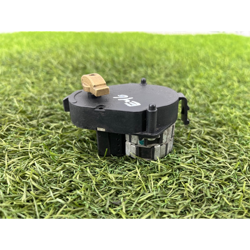 Привод заслонки отопителя (отопление и кондиционирование) BMW 3-series E46 64118370563