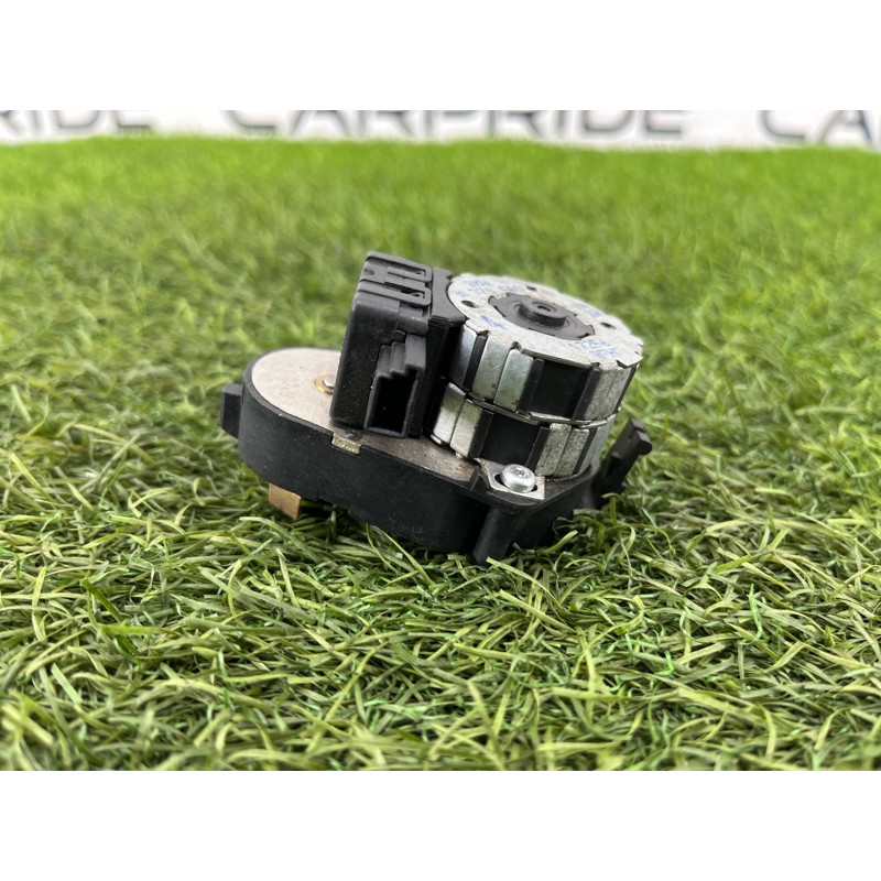 Привод заслонки отопителя (отопление и кондиционирование) BMW 3-series E46 64118370563