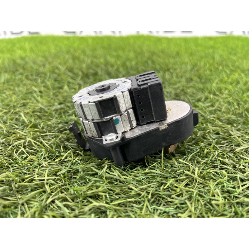 Привод заслонки отопителя (отопление и кондиционирование) BMW 3-series E46 64118370563