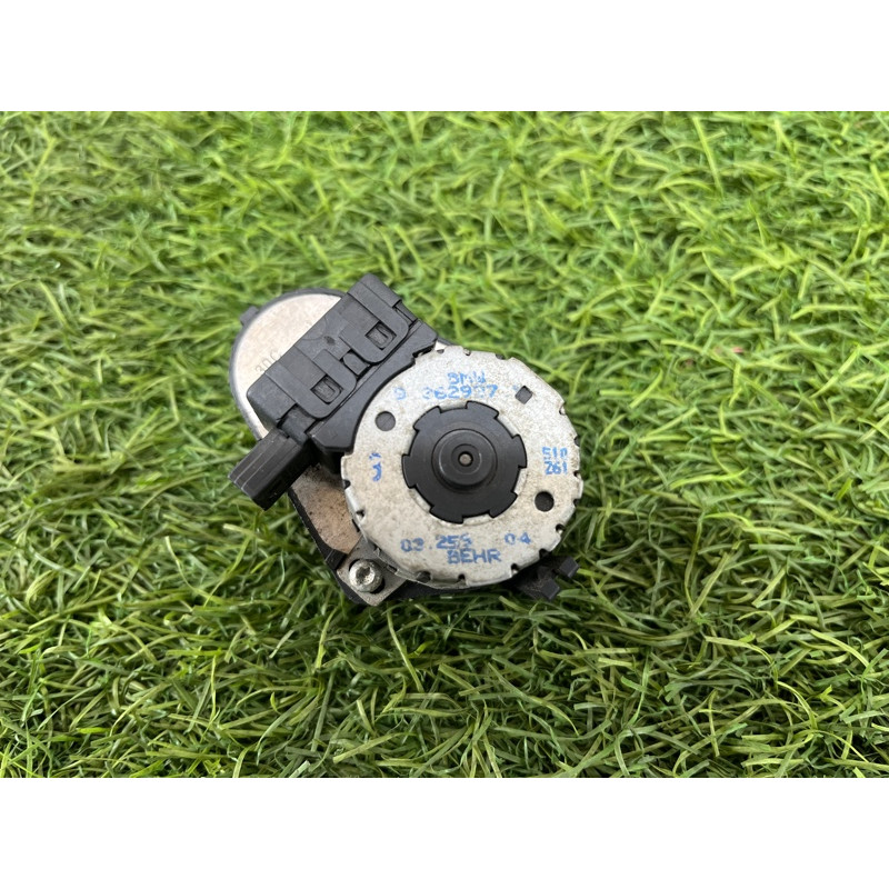 Привод заслонки отопителя (отопление и кондиционирование) BMW 3-series E36 61118362927