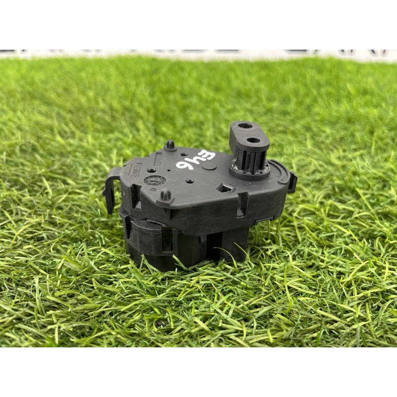 Привод заслонки отопителя (отопление и кондиционирование) BMW 3-series E46 64116902855