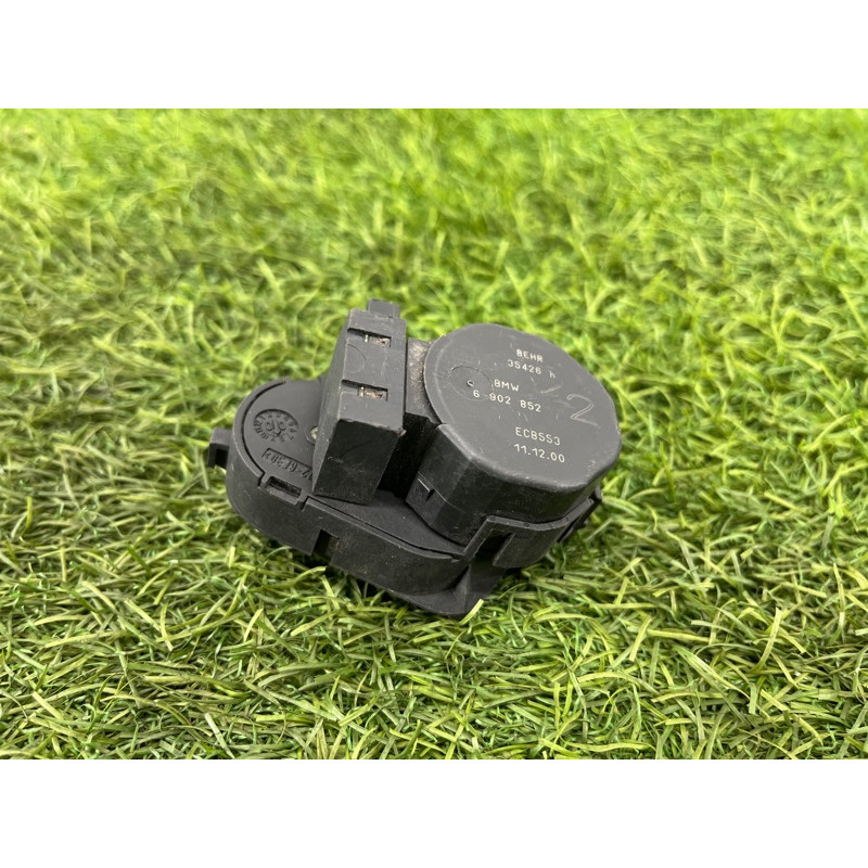 Привод заслонки отопителя (отопление и кондиционирование) BMW 3-series E46 64116902852