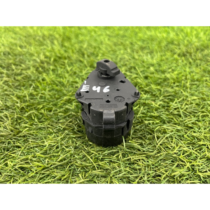 Привод заслонки отопителя (отопление и кондиционирование) BMW 3-series E46 64116902851