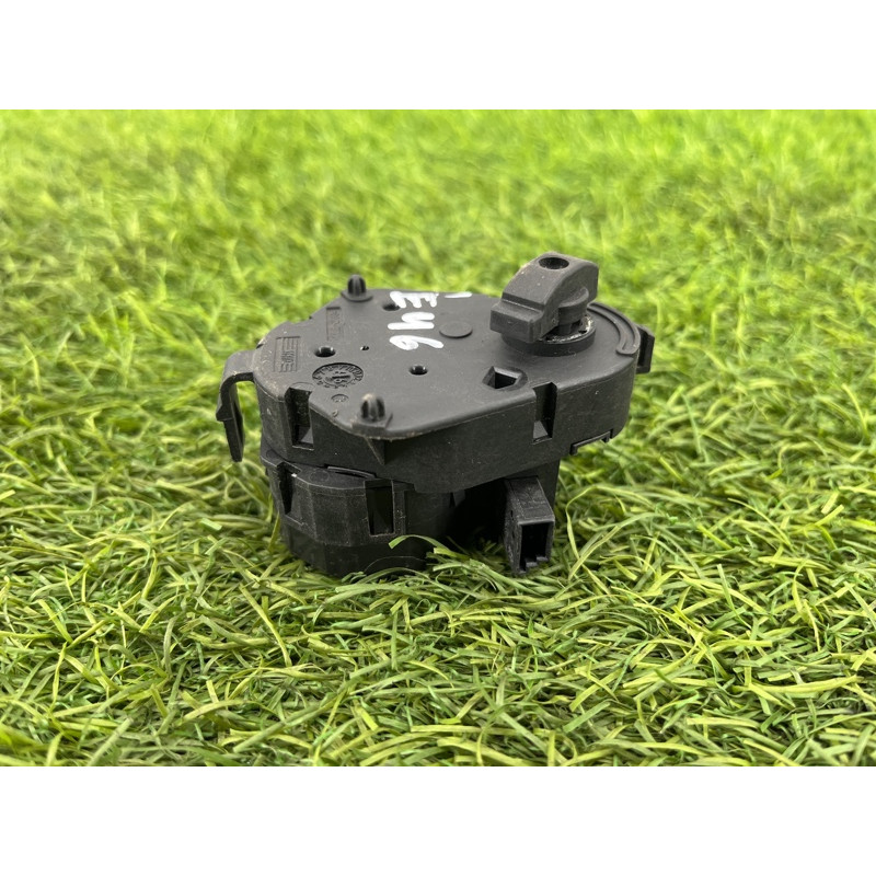 Привод заслонки отопителя (отопление и кондиционирование) BMW 3-series E46 64116902851