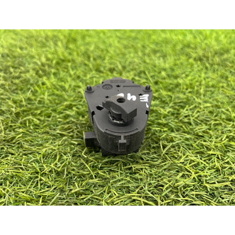 Привод заслонки отопителя (отопление и кондиционирование) BMW 3-series E46 64116902851