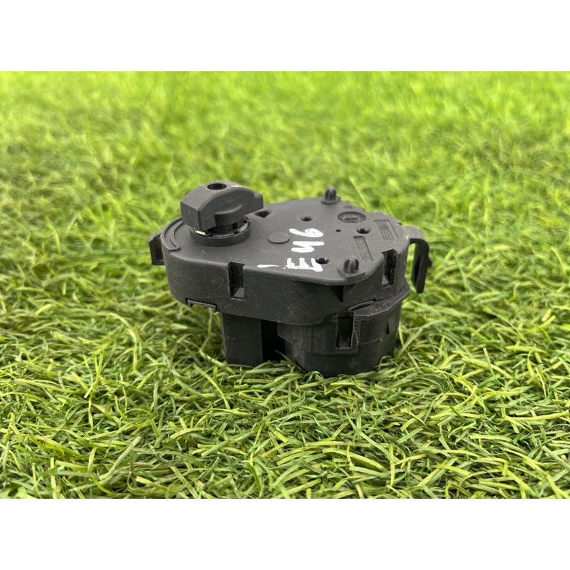 Привод заслонки отопителя (отопление и кондиционирование) BMW 3-series E46 64116902851