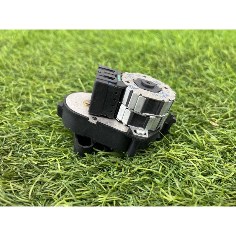 Привод заслонки отопителя (отопление и кондиционирование) BMW 7-series E38 1996 M60B40 64118391375