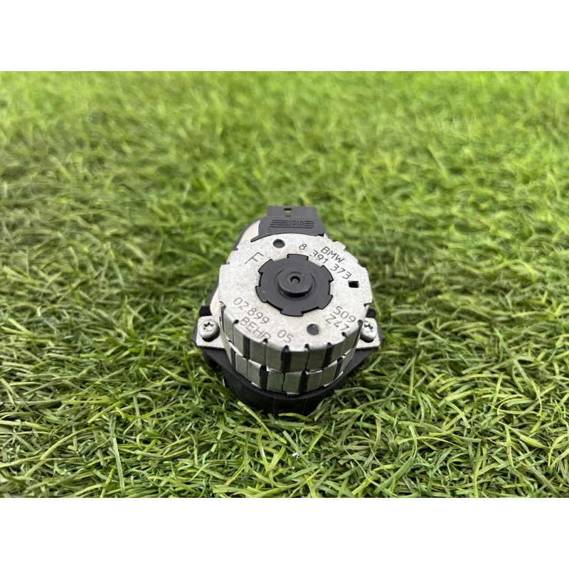 Привод заслонки отопителя (отопление и кондиционирование) BMW 7-series E38 1996 M60B40 64118391373