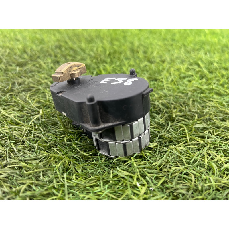 Привод заслонки отопителя (отопление и кондиционирование) BMW 7-series E38 1996 M60B40 64118391373