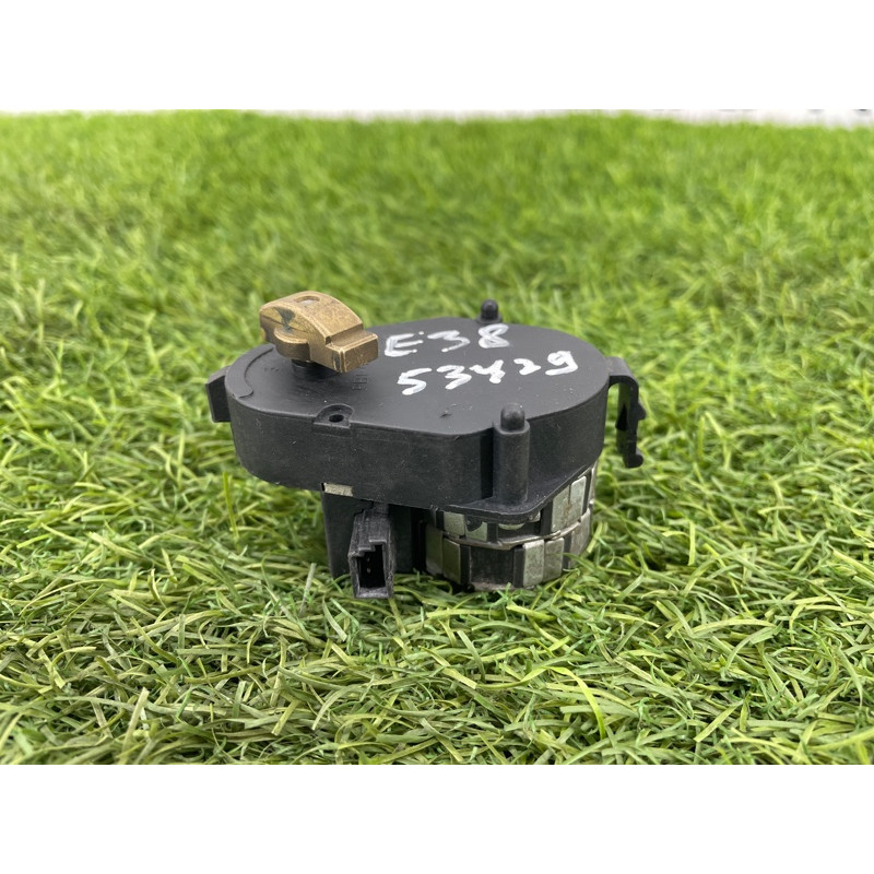 Привод заслонки отопителя (отопление и кондиционирование) BMW 7-series E38 64118391380