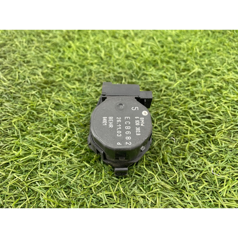 Привод заслонки отопителя (отопление и кондиционирование) BMW 5-series E60 2005 N52B25 64116930302