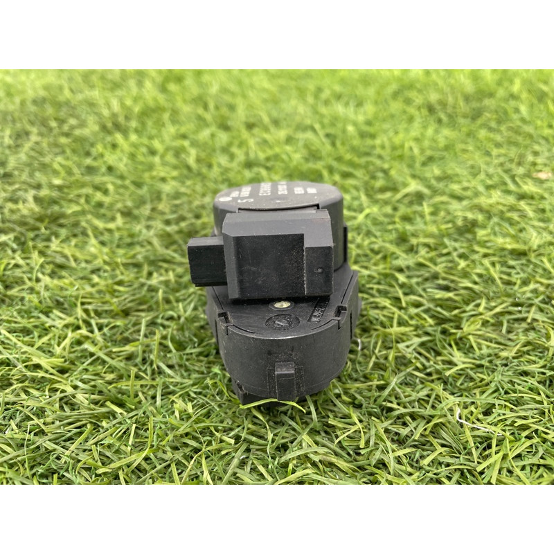 Привод заслонки отопителя (отопление и кондиционирование) BMW 5-series E60 2005 N52B25 64116930302